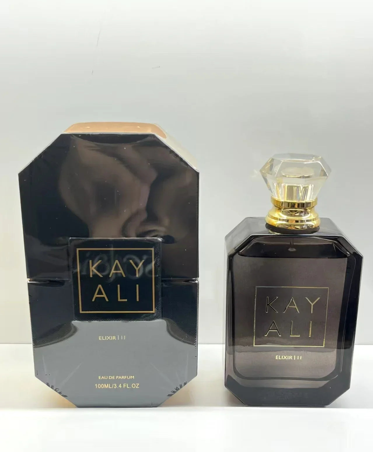 KAYALI 100 ml Eau de Parfum pour femmes – Parfum de luxe longue tenue avec notes florales, fruitées, vanillées, orientales, boisées et sucrées.