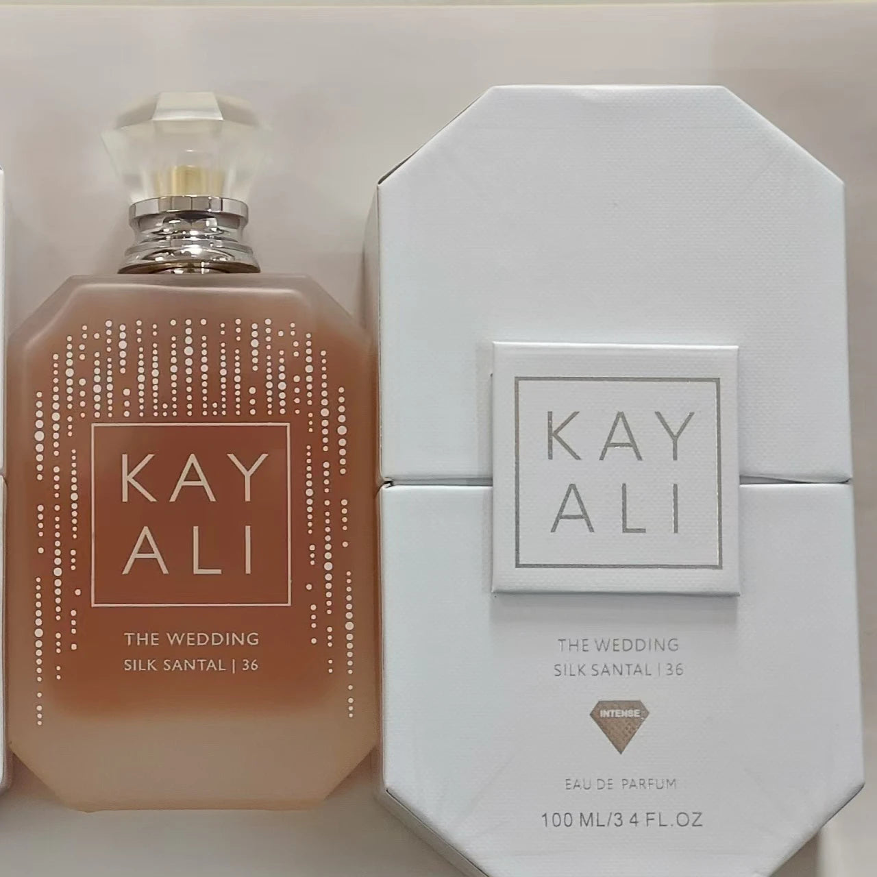 KAYALI 100 ml Eau de Parfum pour femmes – Parfum de luxe longue tenue avec notes florales, fruitées, vanillées, orientales, boisées et sucrées.