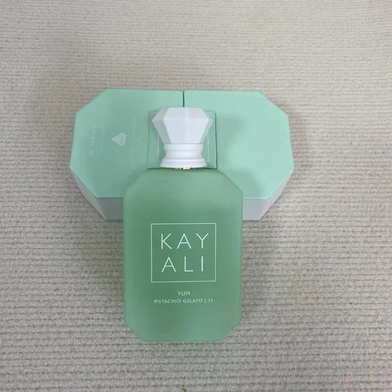 KAYALI 100 ml Eau de Parfum pour femmes – Parfum de luxe longue tenue avec notes florales, fruitées, vanillées, orientales, boisées et sucrées.