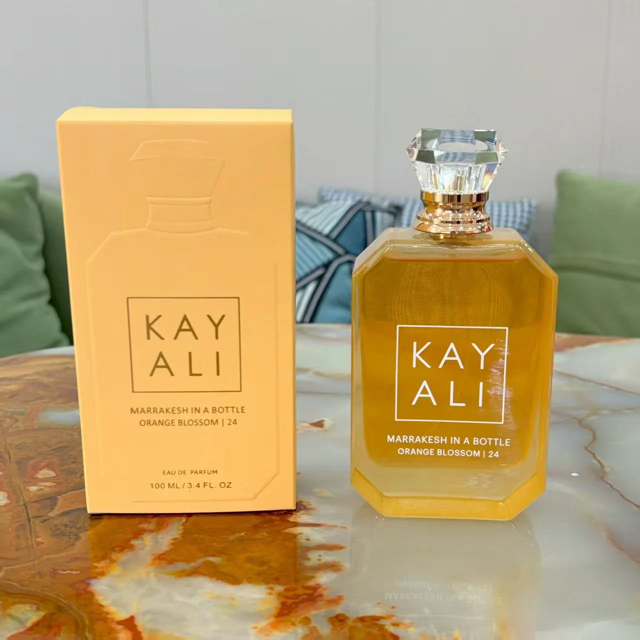 KAYALI 100 ml Eau de Parfum pour femmes – Parfum de luxe longue tenue avec notes florales, fruitées, vanillées, orientales, boisées et sucrées.