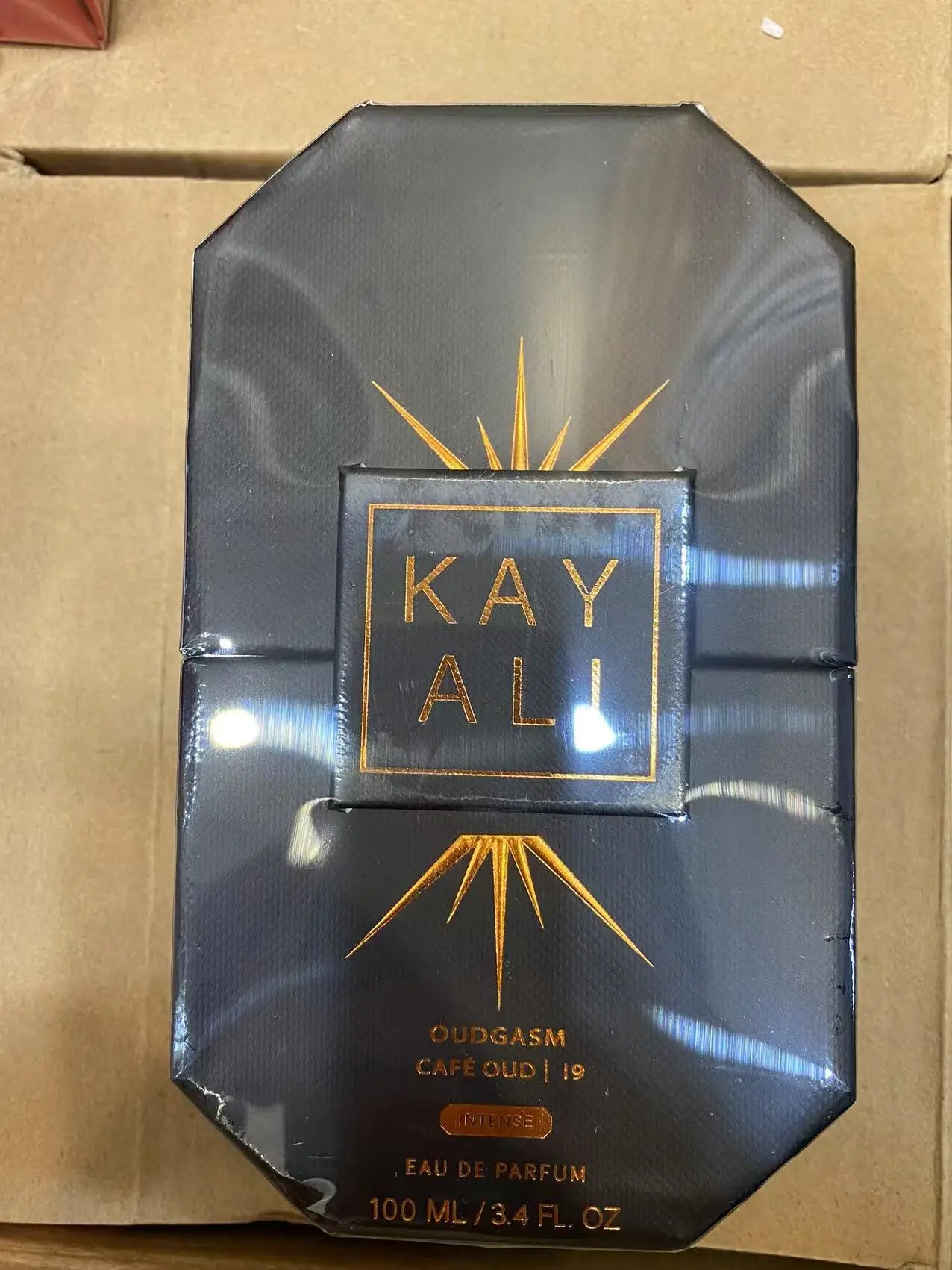 KAYALI 100 ml Eau de Parfum pour femmes – Parfum de luxe longue tenue avec notes florales, fruitées, vanillées, orientales, boisées et sucrées.